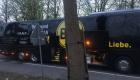 بالصور.. 3 انفجارات "استهدفت" حافلة بروسيا دورتموند بألمانيا