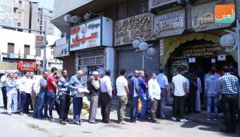 إقبال كبير من المصريين على الفسيخ والرنجة