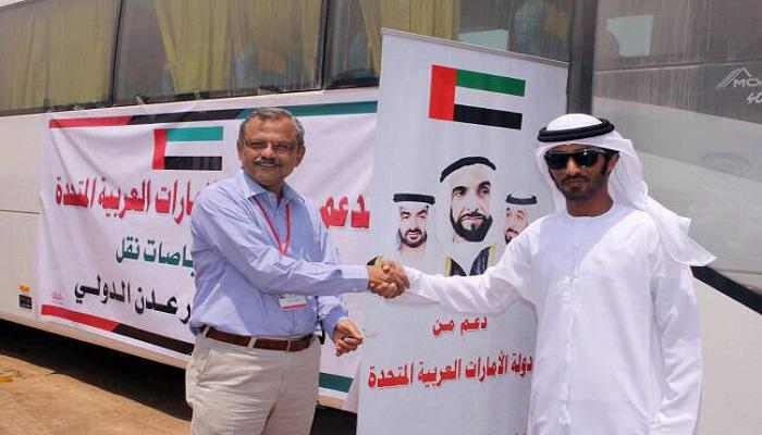 الإمارات تسلم حافلات لمطار عدن الدولي