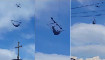 الرجل أثناء تحلقه في السماء