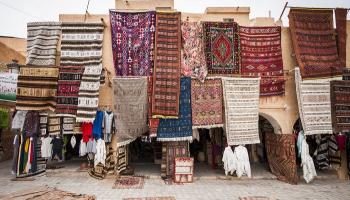 "الزَّرْبِيَّة" أو السجاد الجزائري وهو الحرف التراثية الجزائرية