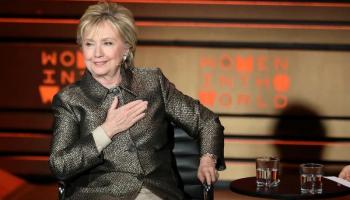 هيلاري كلينتون خلال حضورها مهرجان تريبيكا السينمائي