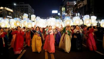 بالصور: كوريا الجنوبية تحتفل بعيد ميلاد بوذا 