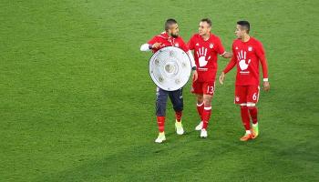 لاعبو بايرن يحملون لقب البوندسليجا