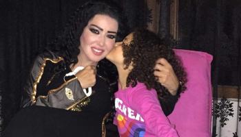 سمية الخشاب مع ابنتها في "الحلال"