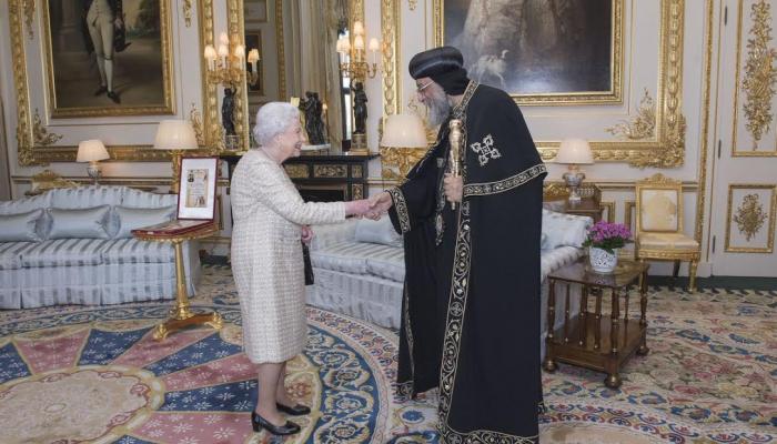 الملكة إليزابيث الثاني تستقبل البابا تواضروس الثاني