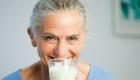 للسيدات.. الحليب بانتظام يحميك من سن اليأس ويزيد الخصوبة