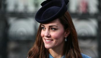 كيت ميدلتون تتألق بالأزرق 