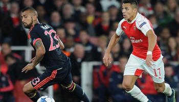 ألكسيس سانشيز ومواطنه أرتورو فيدال