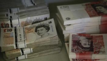 القاضي أمر الزوج بدفع 453 مليون إسترليني لمطلقته