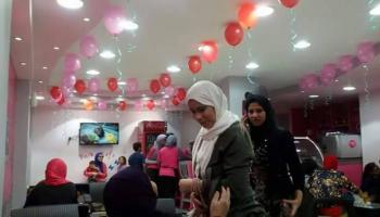 أول كافيه "للفتيات فقط" في صعيد مصر