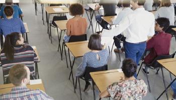 امتحان بمدرسة إنجليزية-أرشيفية