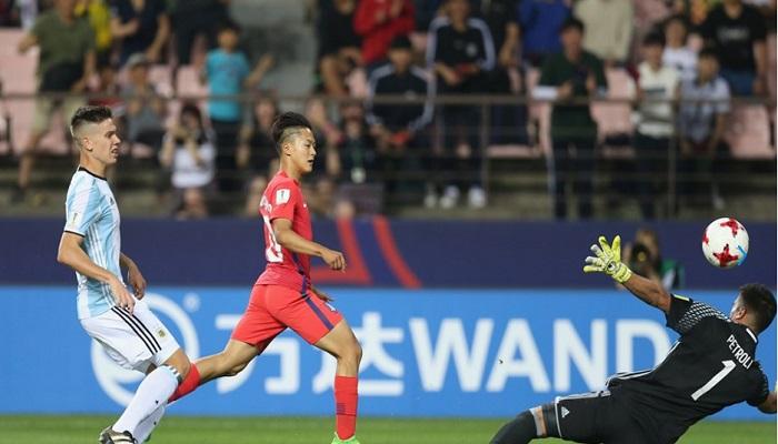 لاعب كوريا يسجل في الأرجنتين هدف "ماركة ميسي"