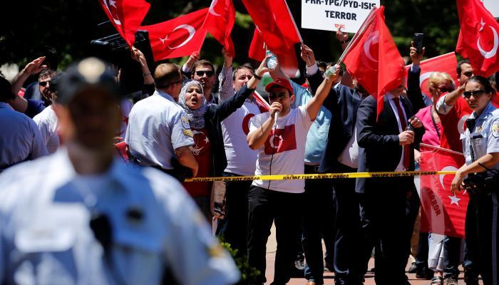 جانب من الاحتجاجات ضد زيارة أردوغان لواشنطن