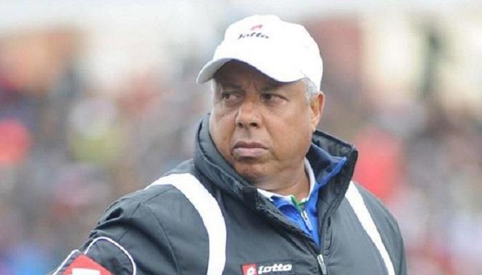 الرجاء يطوي صفحة الدوري المغربي بإقالة فاخر