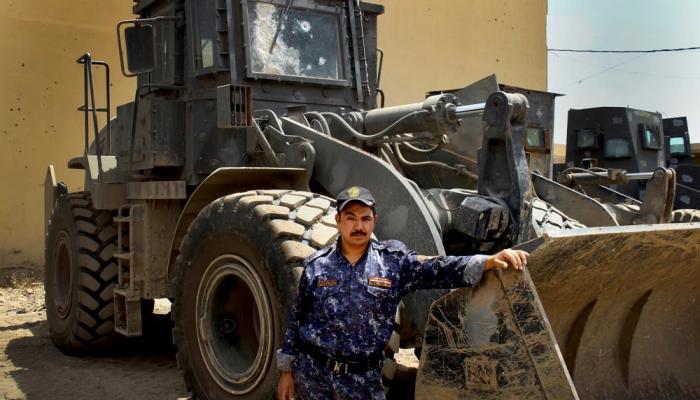 أحد سائقي الجرافات في الموصل