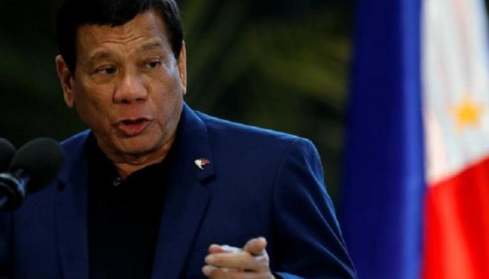 الرئيس الفلبيني غير موقفه السابق