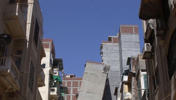 عقار الإسكندرية المائل