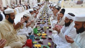 رمضان فرنسا.. إفطارات جماعية ومأكولات "حلال"