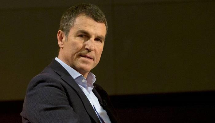 روبرت فرنانديز المدير الرياضي لنادي برشلونة