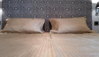 المفارش من الذهب والحرير