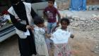 الهلال الأحمر الإماراتي يوزع كسوة العيد على الأسر الفقيرة في المكلا