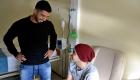 سواريز يزور الأطفال المصابين بالسرطان في أوروجواي