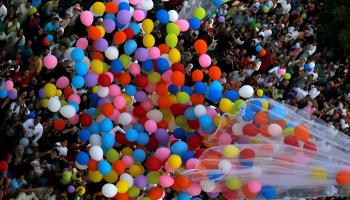 احتفالات الملسلمين بعيد الفطر حول العالم