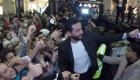 بالفيديو.. استقبال حافل لتامر حسني في الإمارات