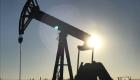 النفط يعوض بعض خسائره وقلق من تزايد الحفر الأمريكي