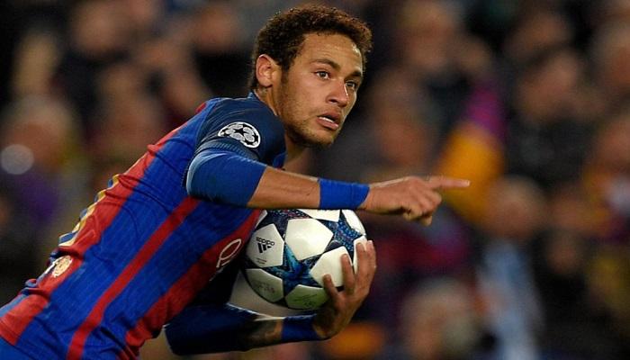 نيمار يبلغ زملاءه في برشلونة بموقفه من عرض سان جيرمان
