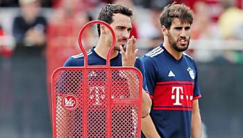 هوملز ومارتينيز يشيدان بثنائي البايرن الجديد