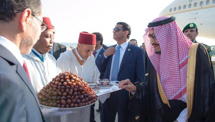 خادم الحرمين الشريفين لدى وصوله المغرب
