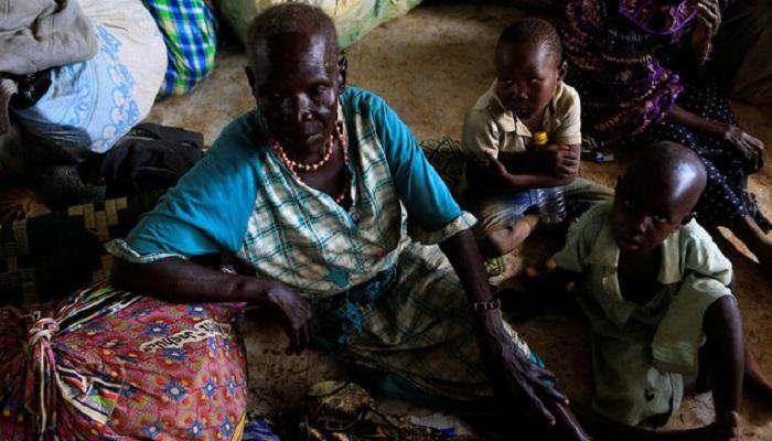 امرأة مسنة نازحة بسبب القتال في جنوب السودان