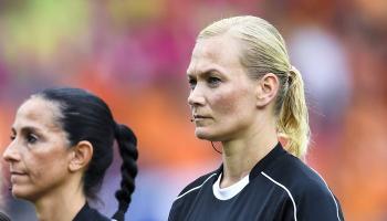 ضابطة شرطة تحكم انطلاقة البايرن في الكأس