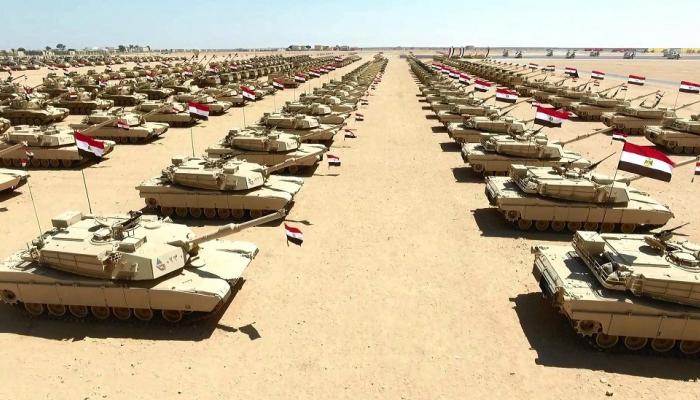 دبابات الجيش المصري في قاعدة 