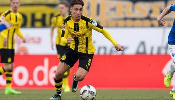 إيمري مور بقميص دورتموند