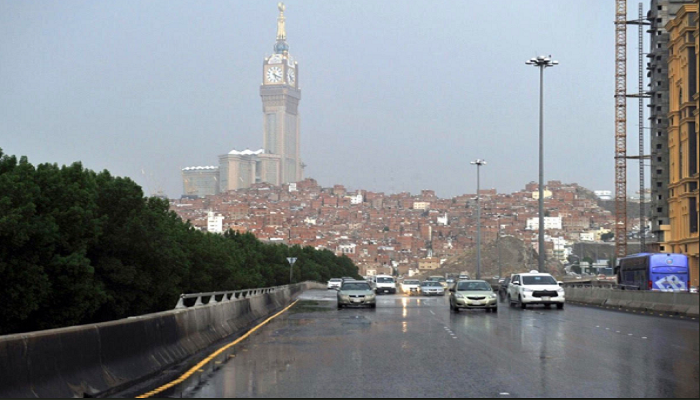 سقوط أمطار على مكة قبل انطلاق موسم الحج