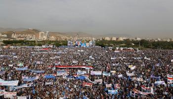 الحشود التي تفرقت مملوءة بخيبة الأمل (رويترز)