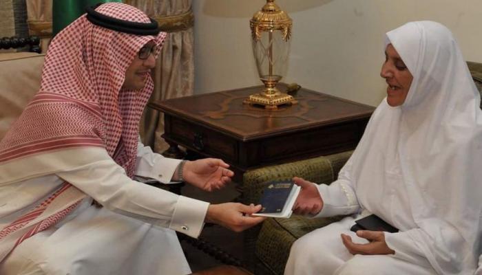 السعودية تحقق أمنية مسنة لبنانية مريضة بالسرطان بأداء الحج