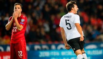 هوملز يستعيد ذكريات مونديال البرازيل بهدف رأسي