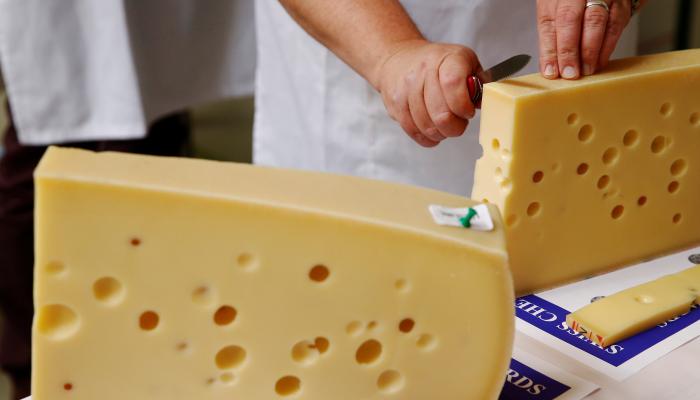 استهلاك كميات كبيرة من الجبن قد يكون مفيدا لصحة الإنسان