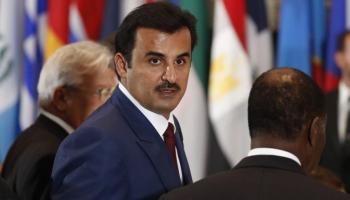 المركز: أمير قطر اختار أن يكون عميلا ضد أشقائه