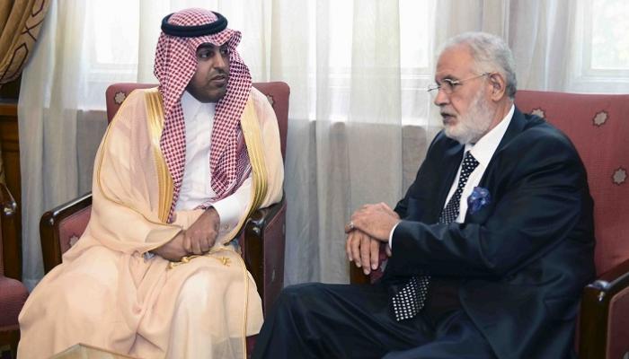 رئيس البرلمان العربي أثناء لقائه محمد الطاهر سيالة وزير خارجية ليبيا