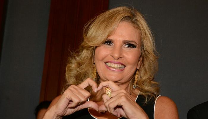 الفنانة يسرا