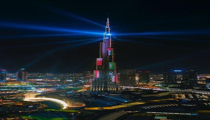 عرض الليزر يضيء برج خليفة