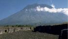 رماد بركان نشط يهجّر آلاف السكان في الفلبين