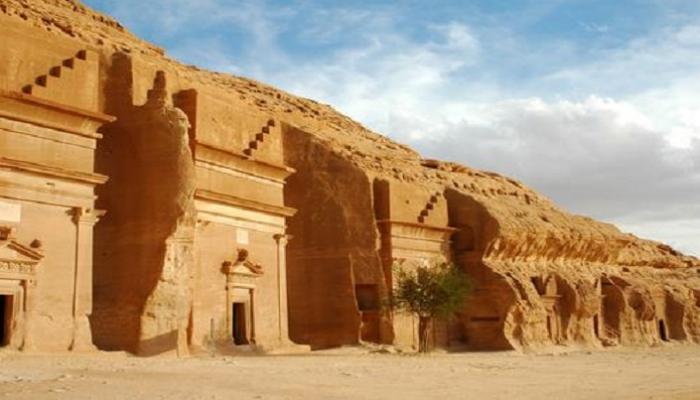 مدائن صالح مقصد سياحي سعودي يكتنز حضارة الأنباط