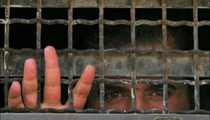 حبس أمريكي وزوجته 27 و16 عاما في إيران