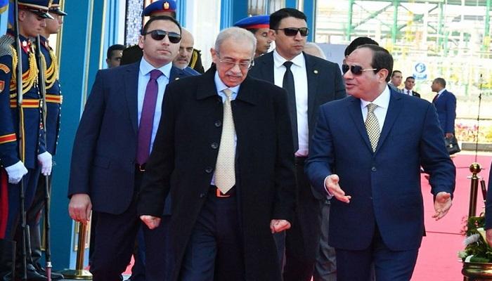 السيسي ورئيس حكومته خلال افتتاح حقل ظهر